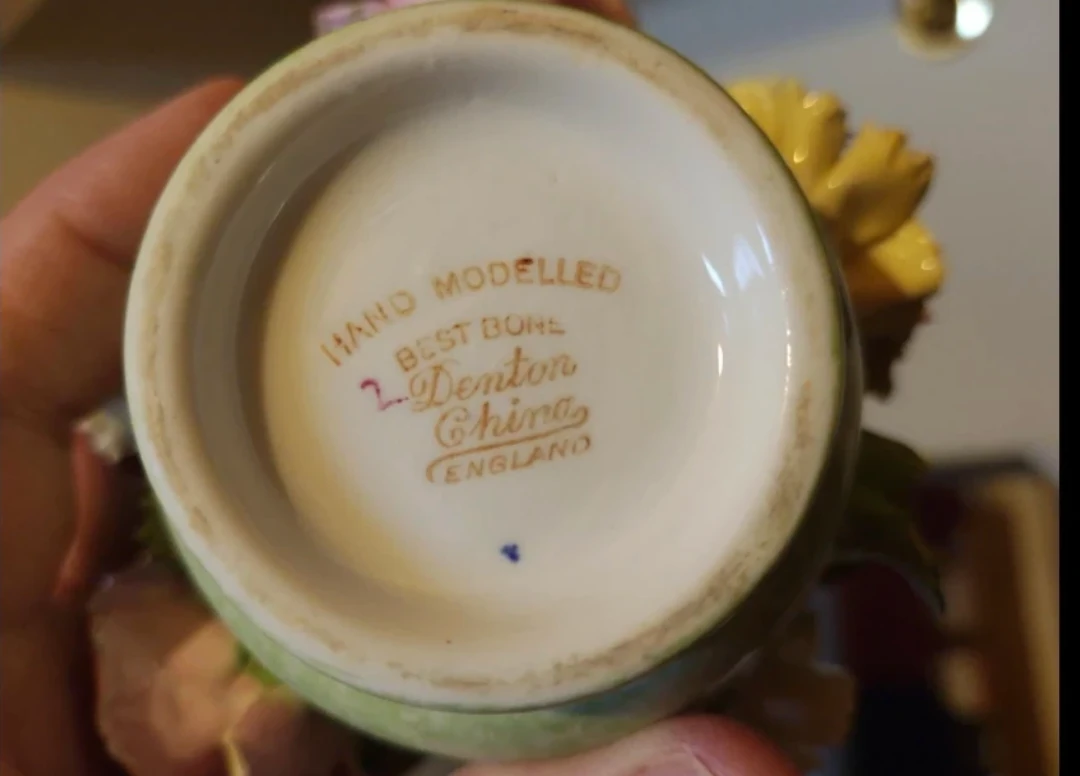 Denton Porcelain Flower Arrangement fron England - photo 2