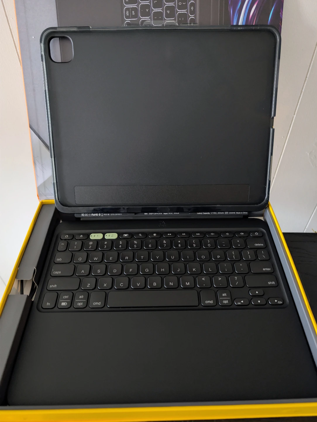 (NEW) ($199 RETAIL!) ZAGG Pro Keys 2 – iPad pro 13-in (M4)