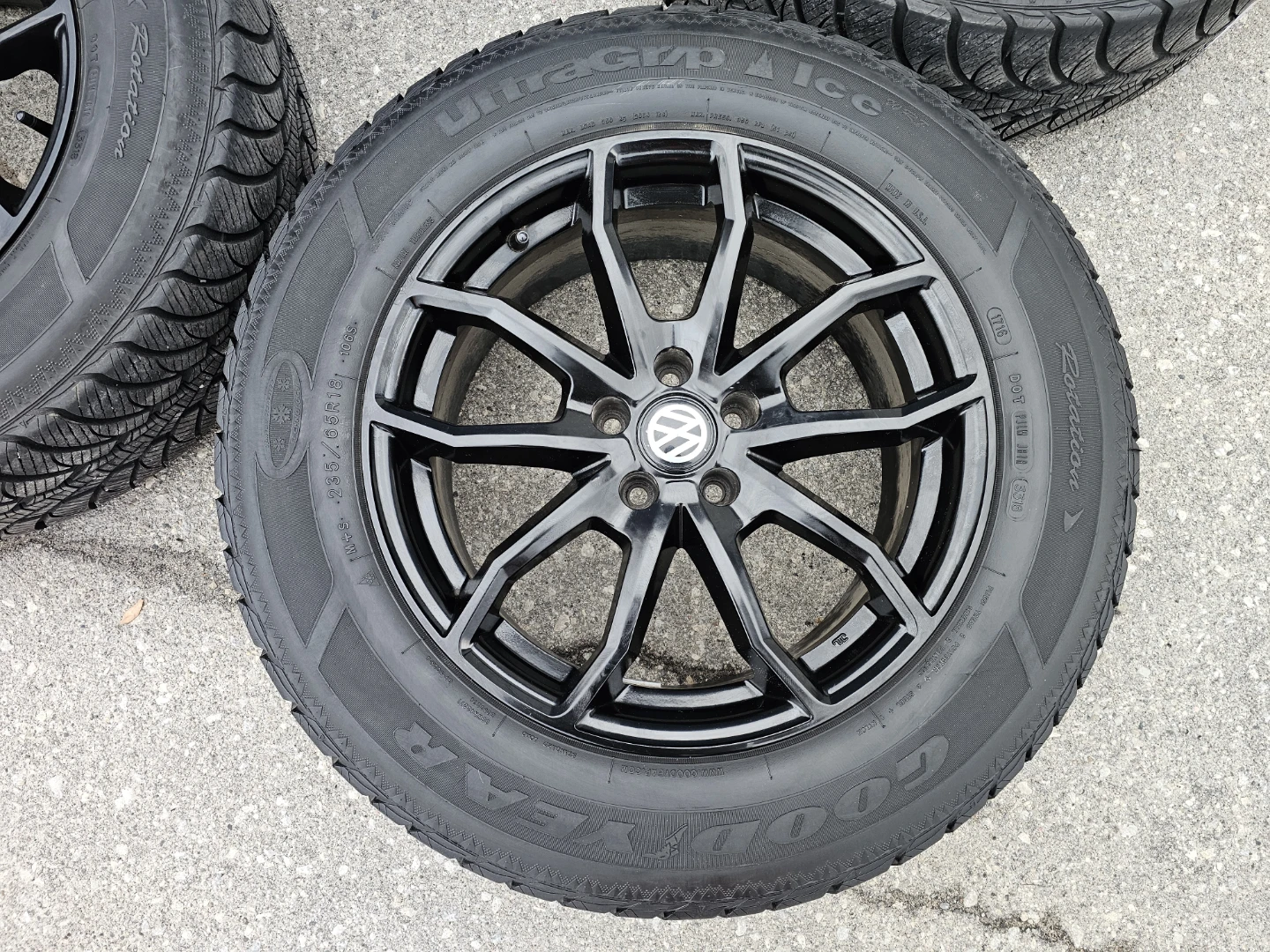VOLKSWAGEN ATLAS WINTER TIRES ON ALLOY RIMS 235/65 R18 - photo 2