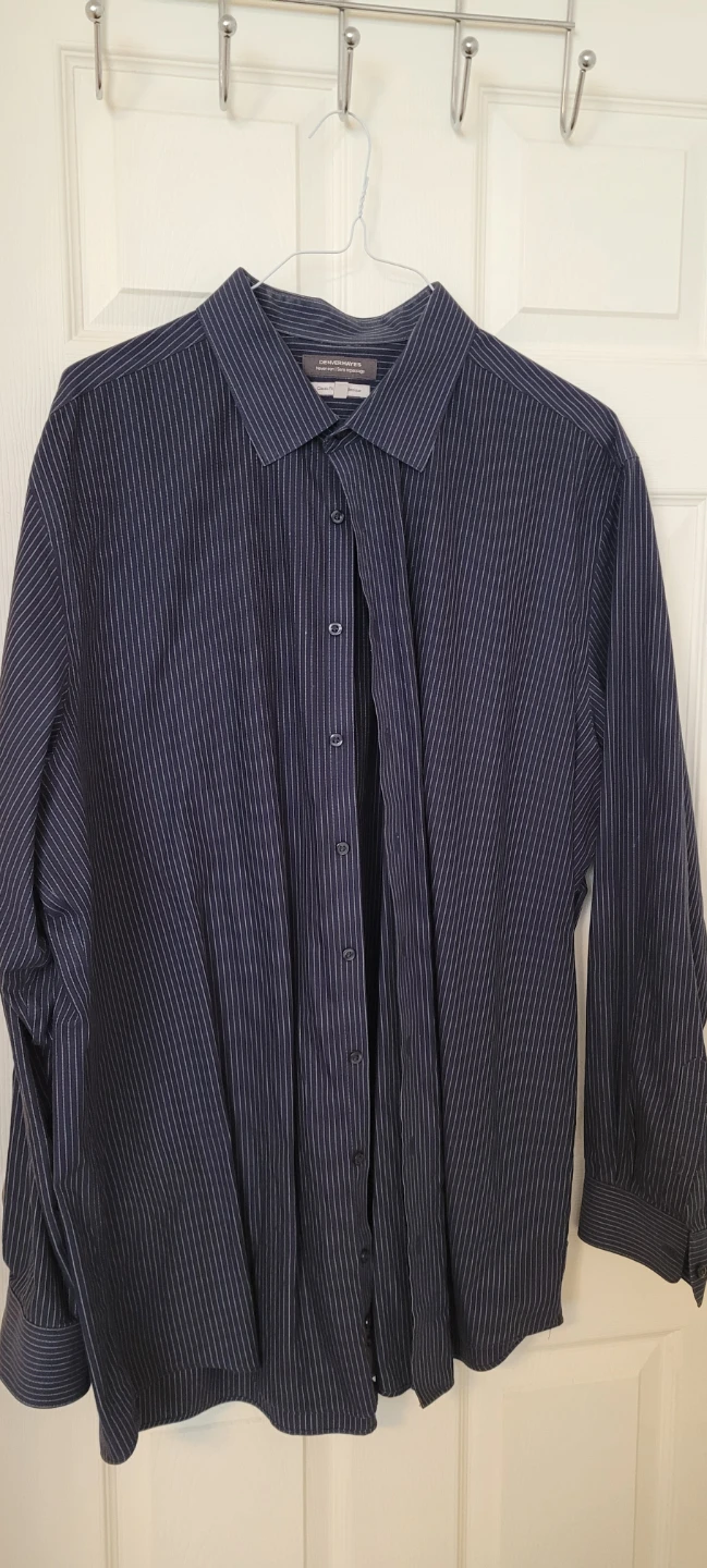 5 Men's dress shirt in excellent condition