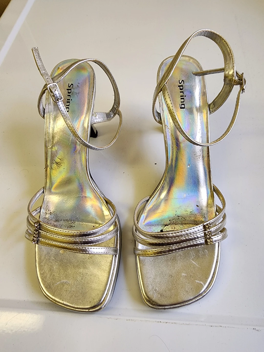 Spring Step Silver Strappy Heels 🧡