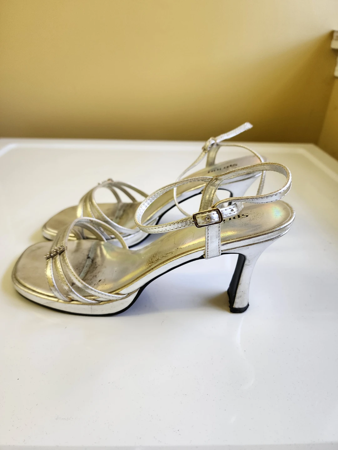 Spring Step Silver Strappy Heels 🧡 - photo 2
