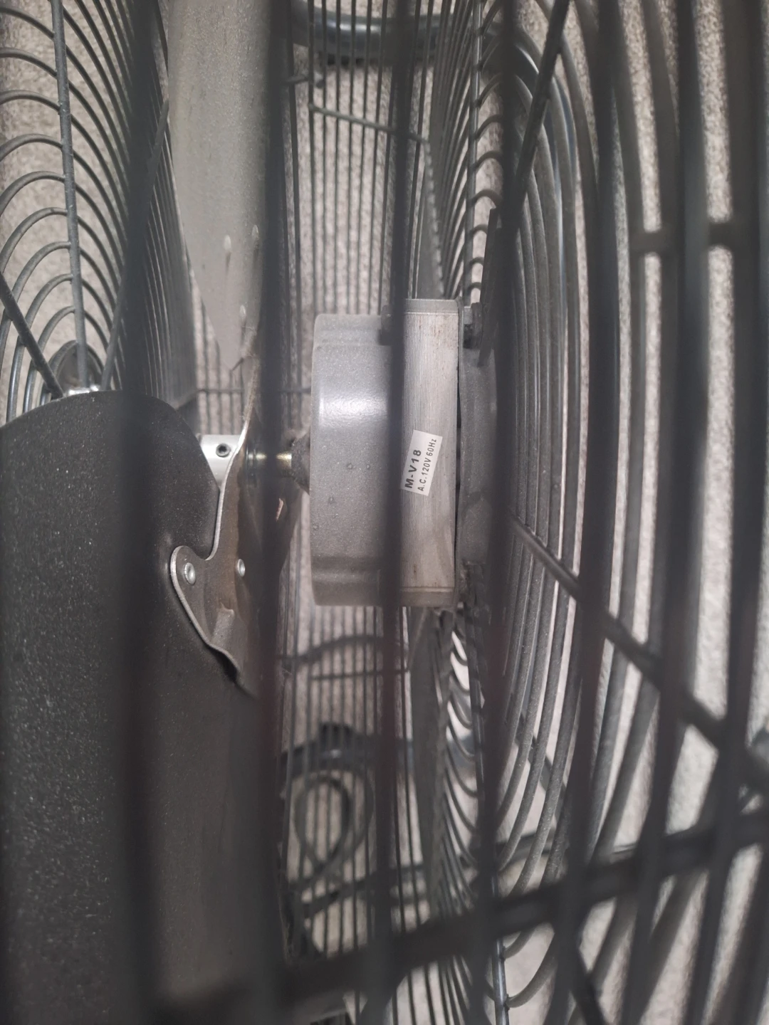 Honeywell Commercial Grade Floor Fan - photo 3