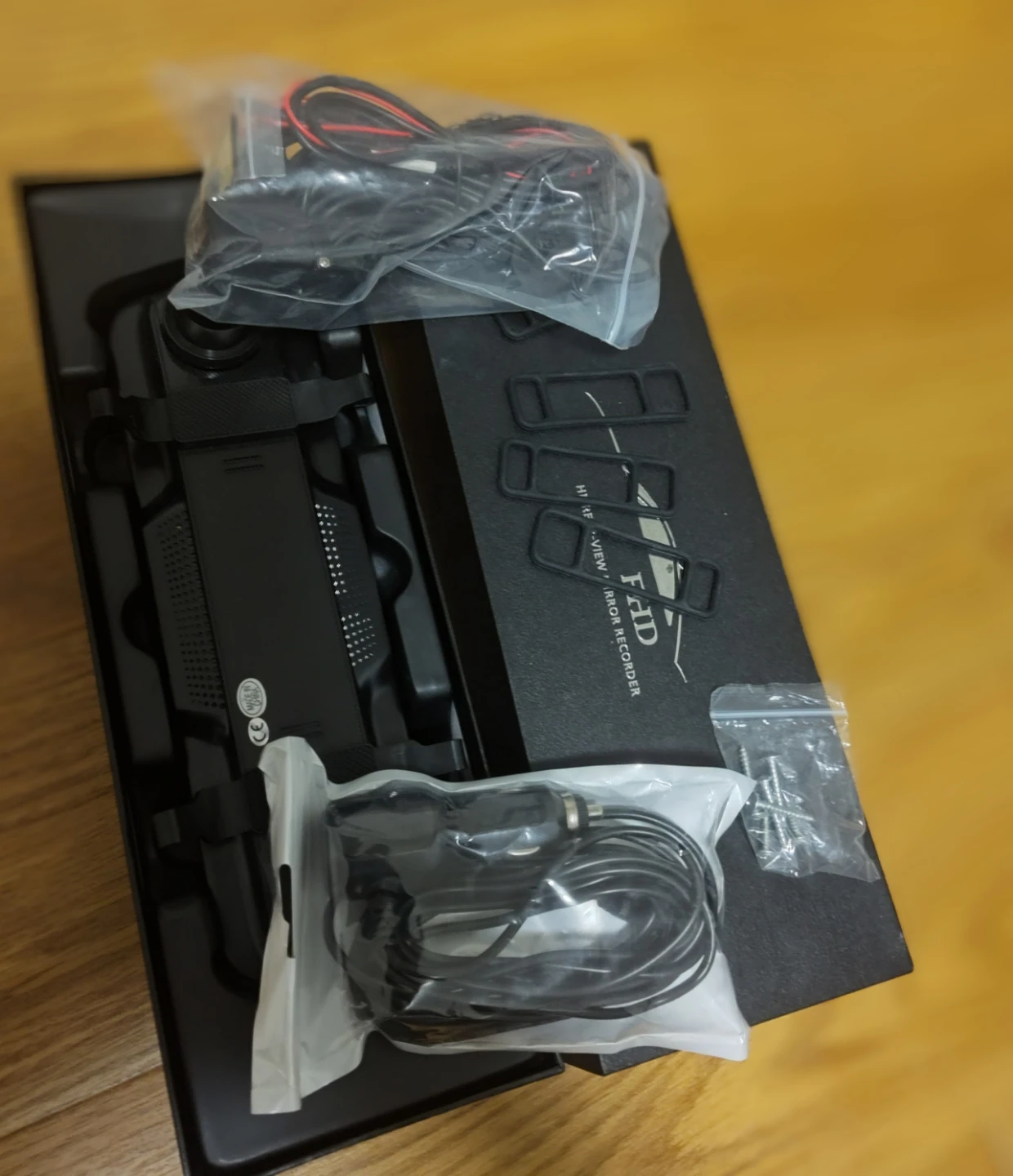 FHD Touch Screen Streaming Video Rear View Mirror Recorder