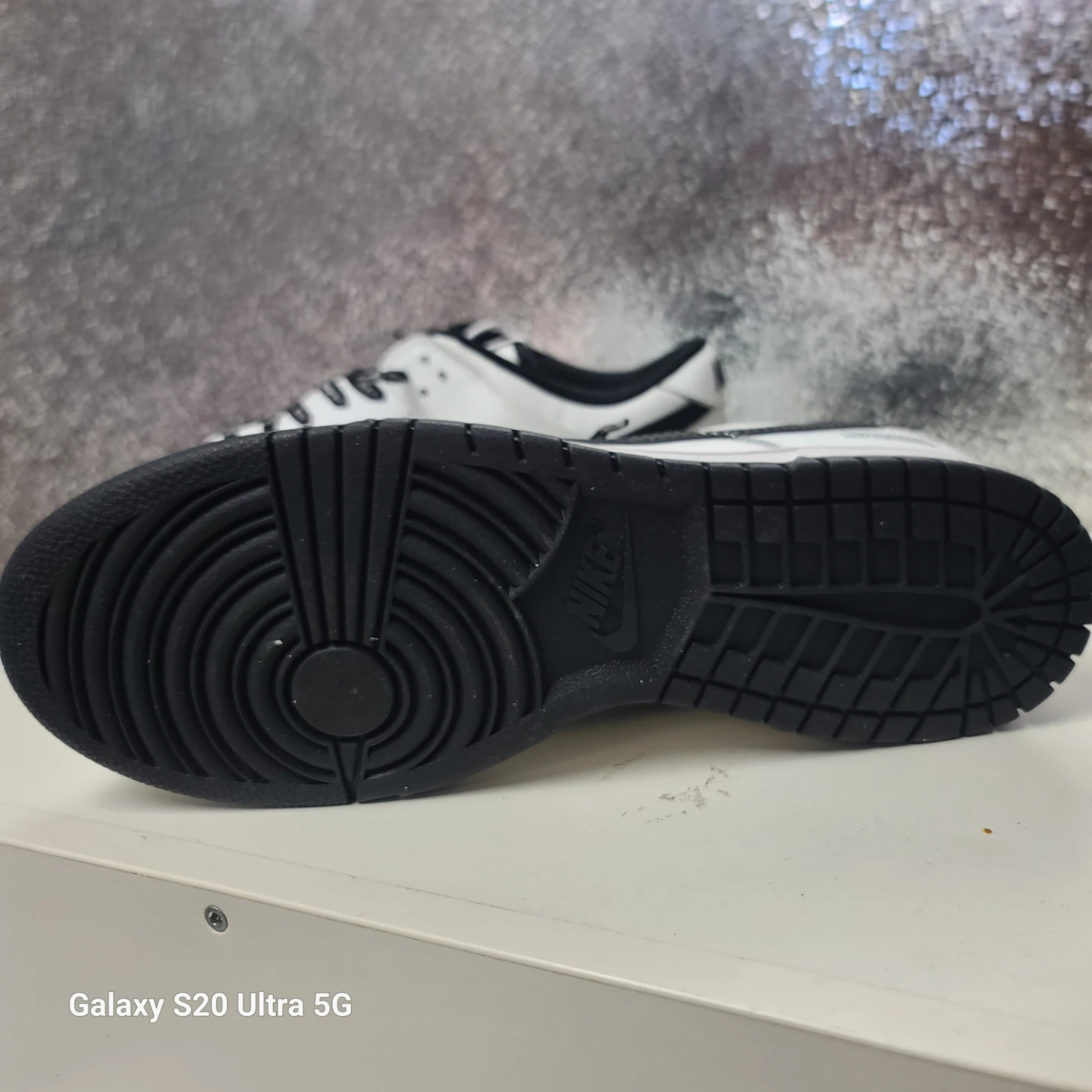 Nike SB Dunk Low Pro Supreme White Black Sneakers - photo 3