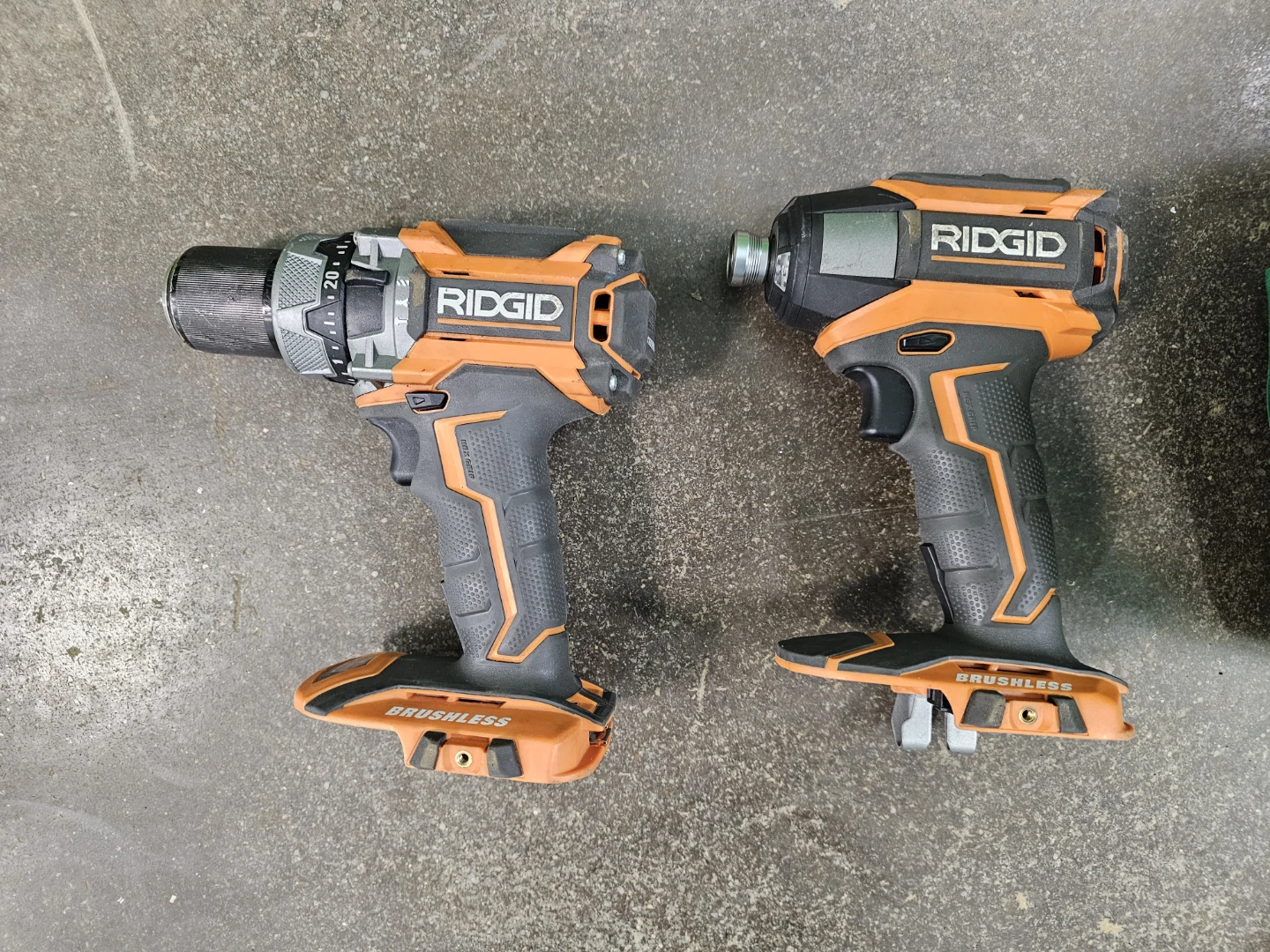 RIDGID 18V Cordless Drill and Impact Driver Combo Kit - photo 2