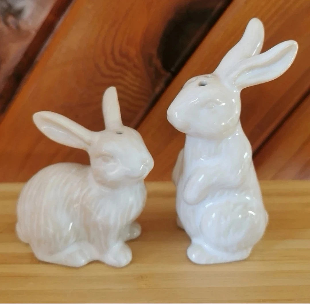 Vintage Bunny Salt And Pepper Shakers