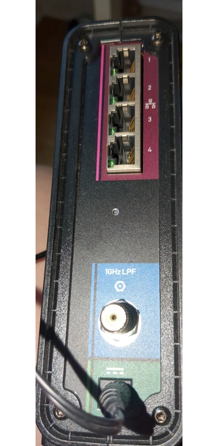 Motorola SURFboard SBG6580 DOCSIS 3.0 Wi-Fi Cable Modem Router - photo 4
