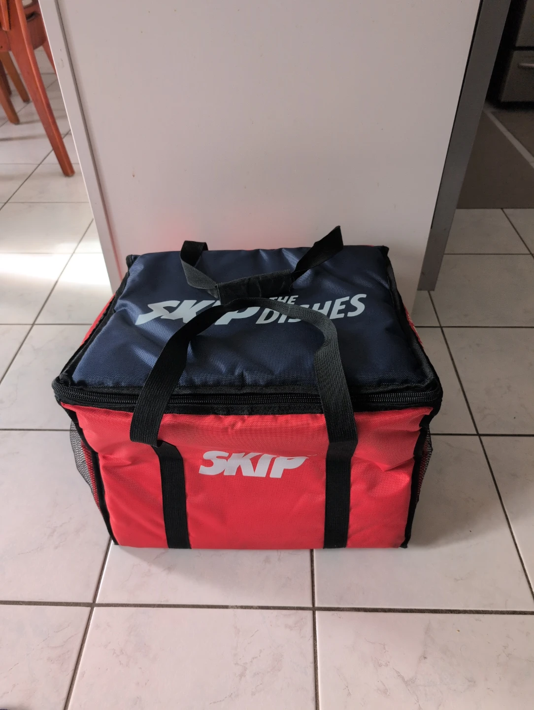SkipTheDishes Insulated Food Delivery Bag