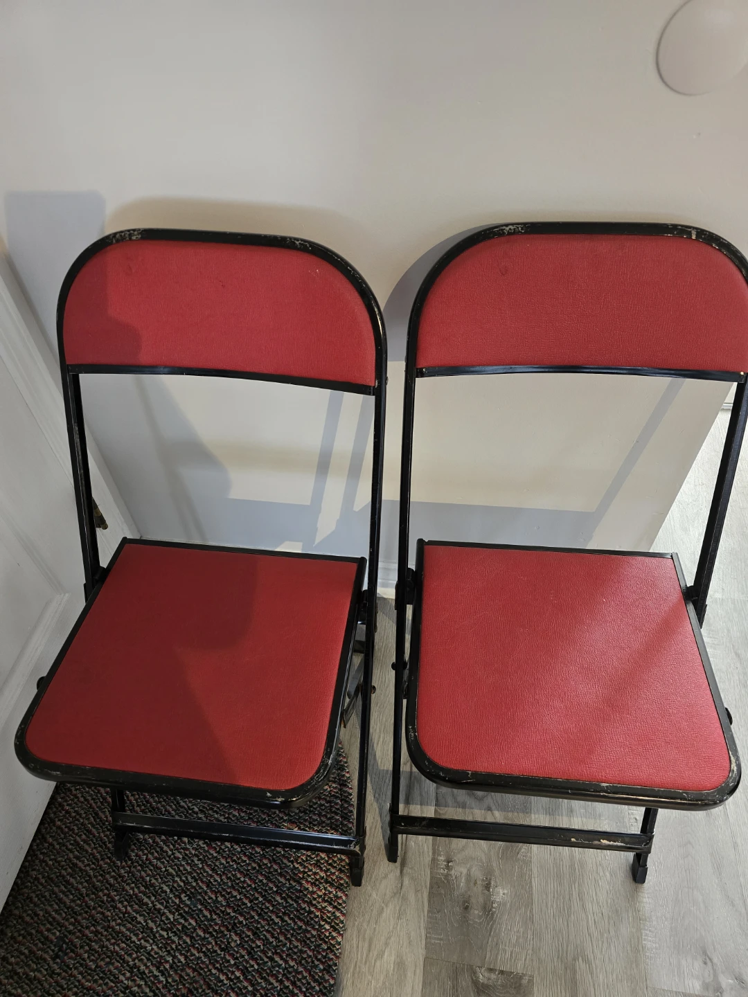 Set of 2 Red Folding Chairs - photo 2