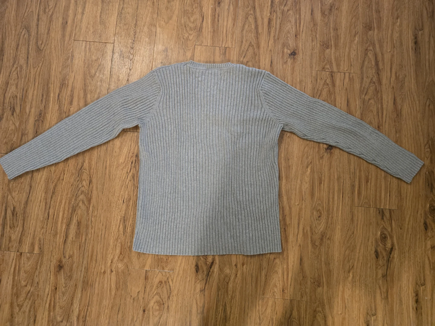 Tommy Hilfiger Men's V-Neck Sweater - photo 2