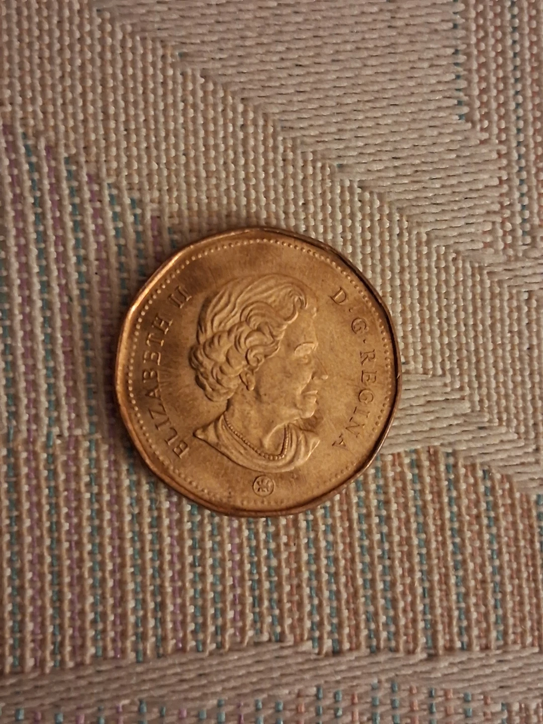2008 Canada Lucky Loonie - Olympic Commemorative $1 Coin - photo 2