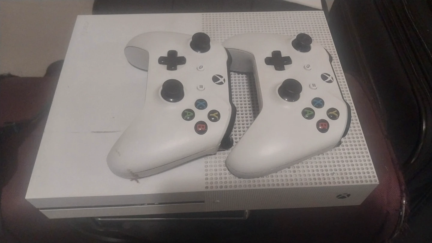 Xbox One S Console with 2 White Controllers - photo 2