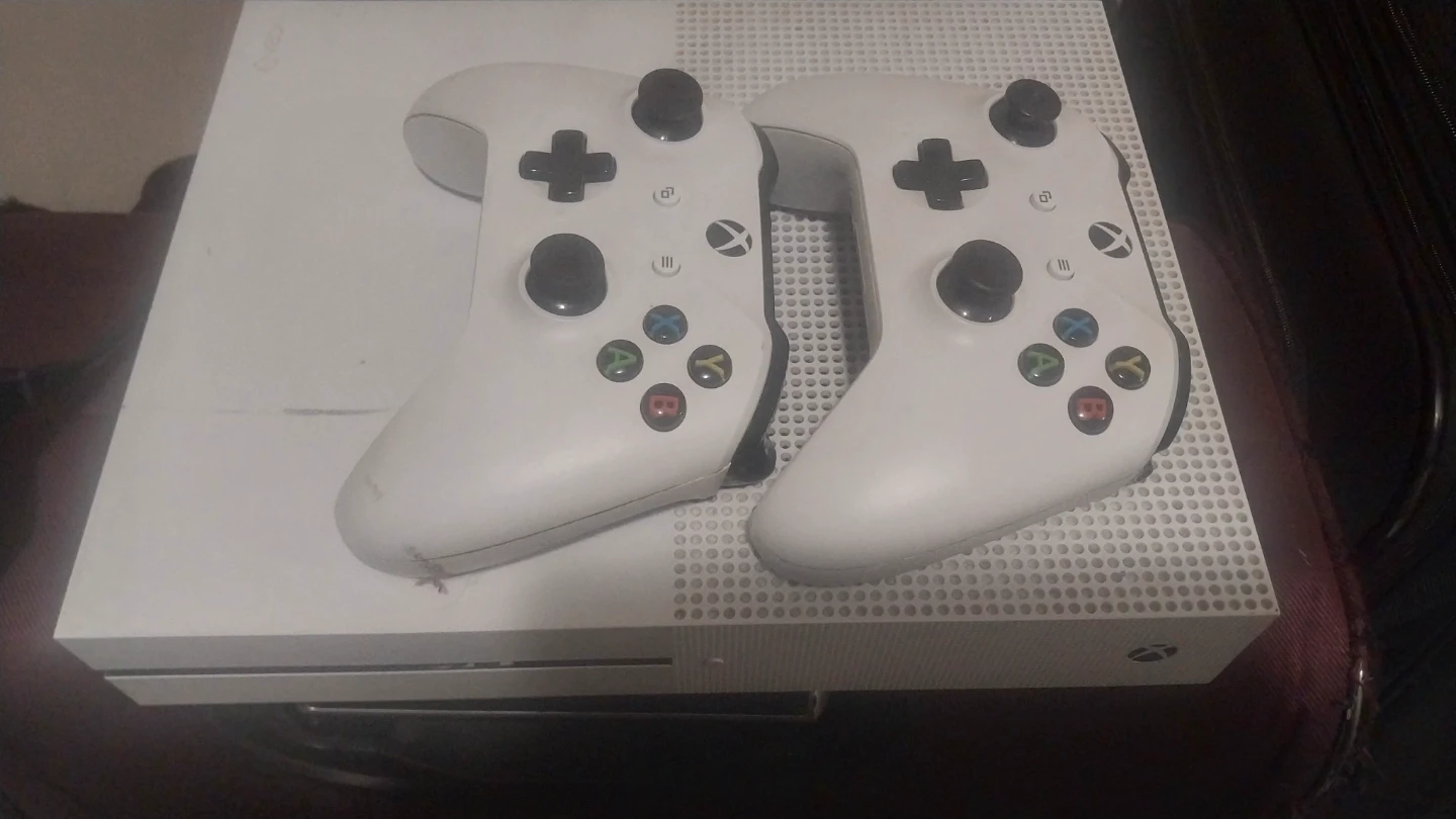 Xbox One S Console with 2 White Controllers - photo 3