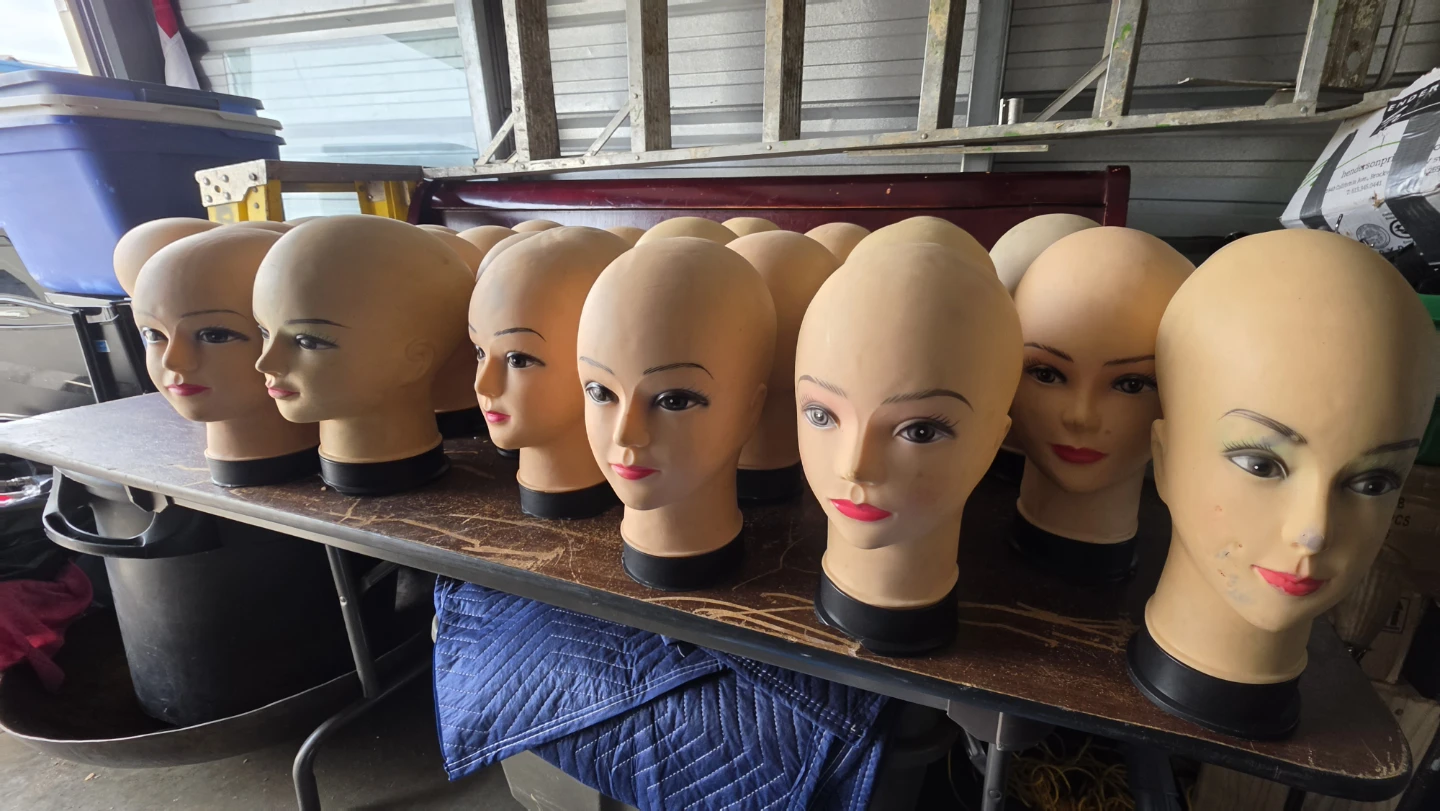Mannequin Heads - Lot of 24 - photo 2
