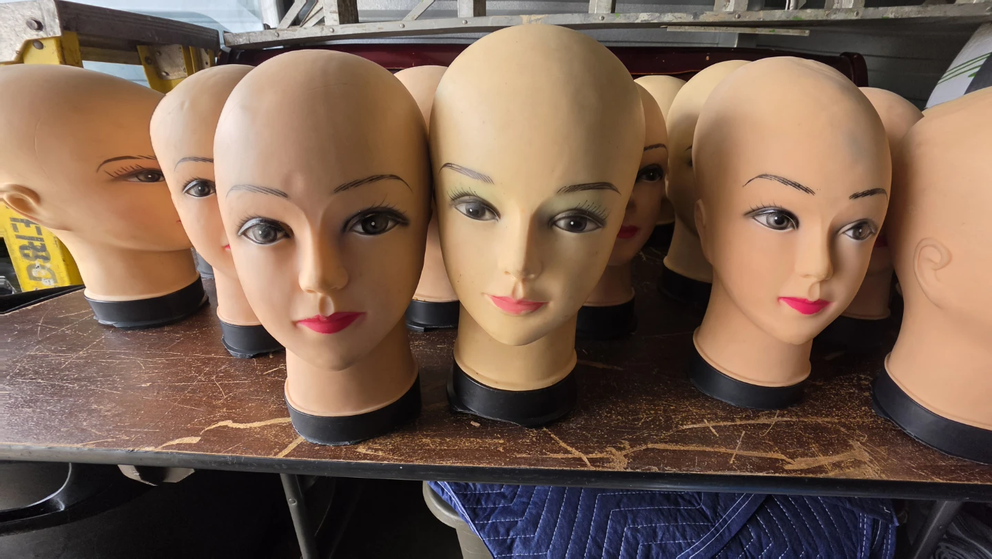 Mannequin Heads - Lot of 24 - photo 3