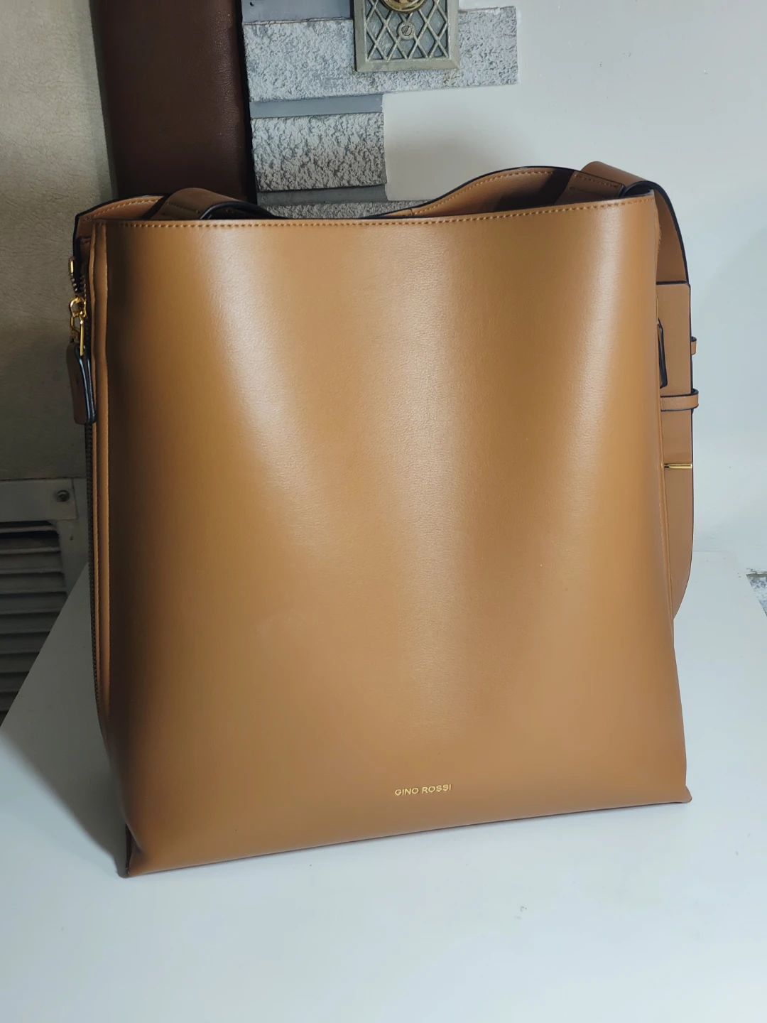 GINO ROSSI Brown Leather Shoulder Bag