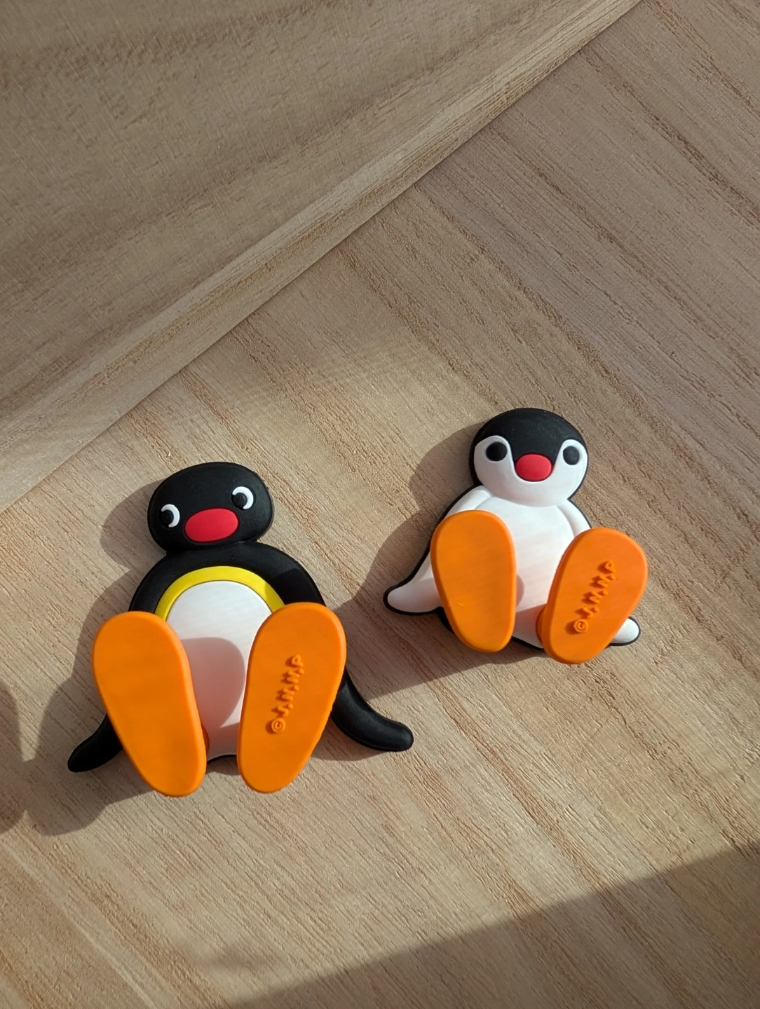 Pingu pinga Figurines (Set of 2) cable manager new never used