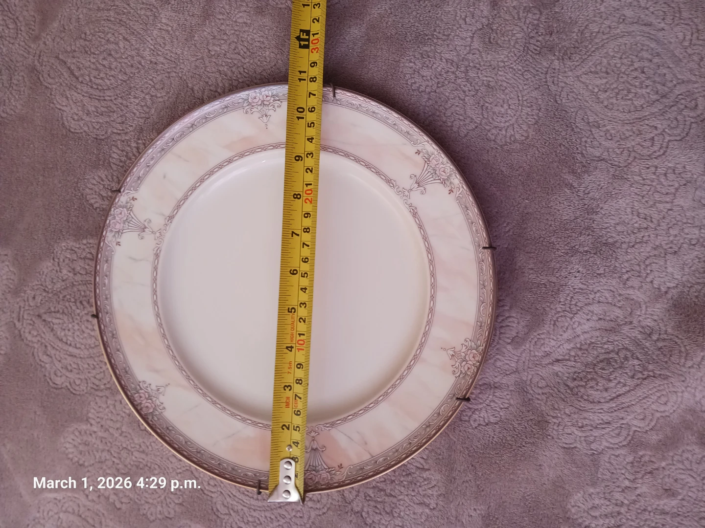 Mikasa Fine Ivory LAC82 Venetian Marble Dinner Plate