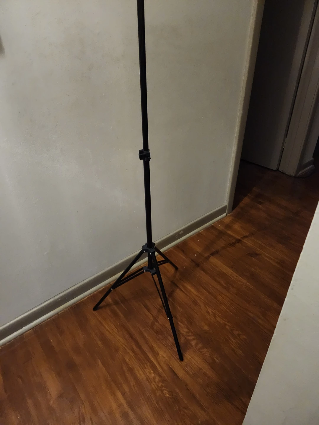 Very tall Adjustable Light Camera Tripod extend to 7 ft