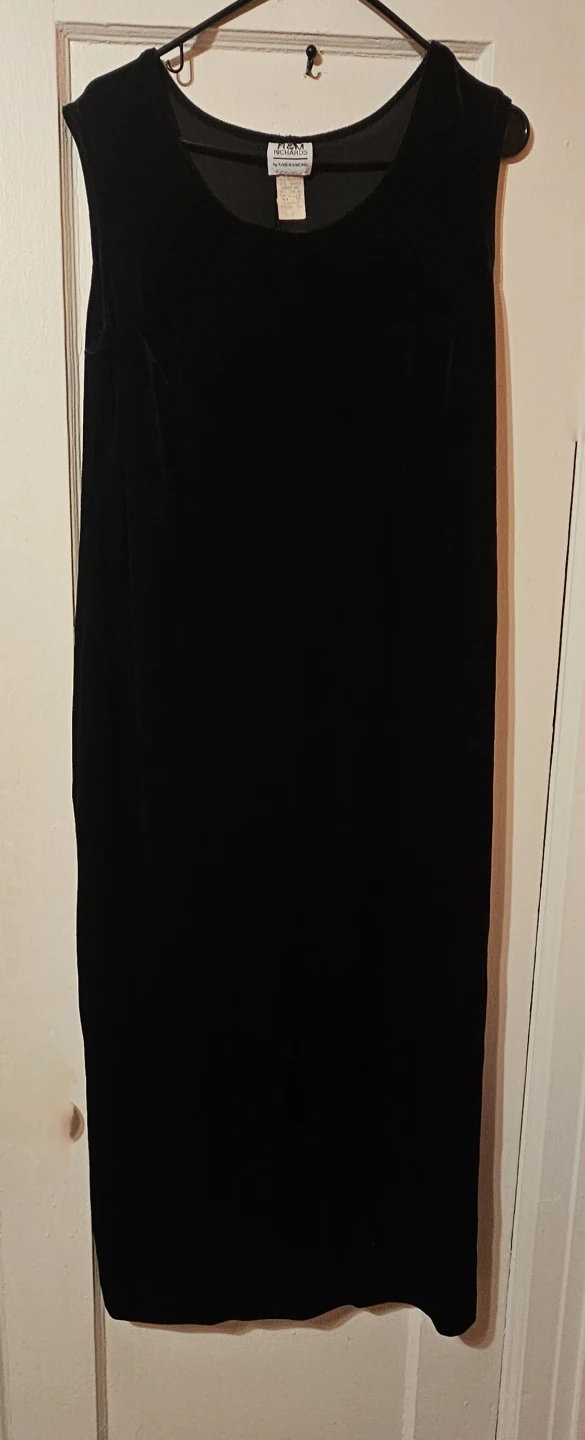 Women's long velvety dress