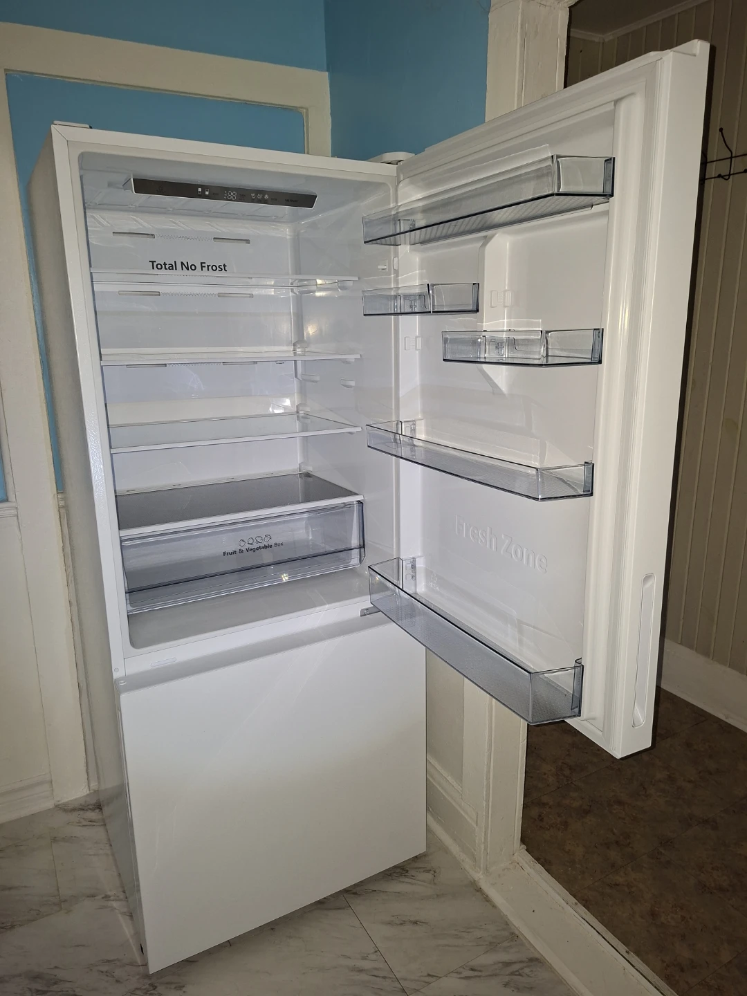 Hisense White Refrigerator - photo 3