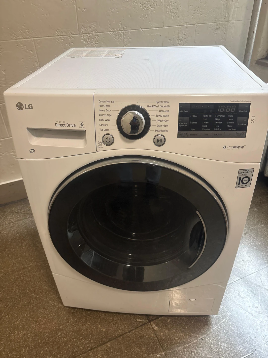 LG 24in washer and dryer all in one machine