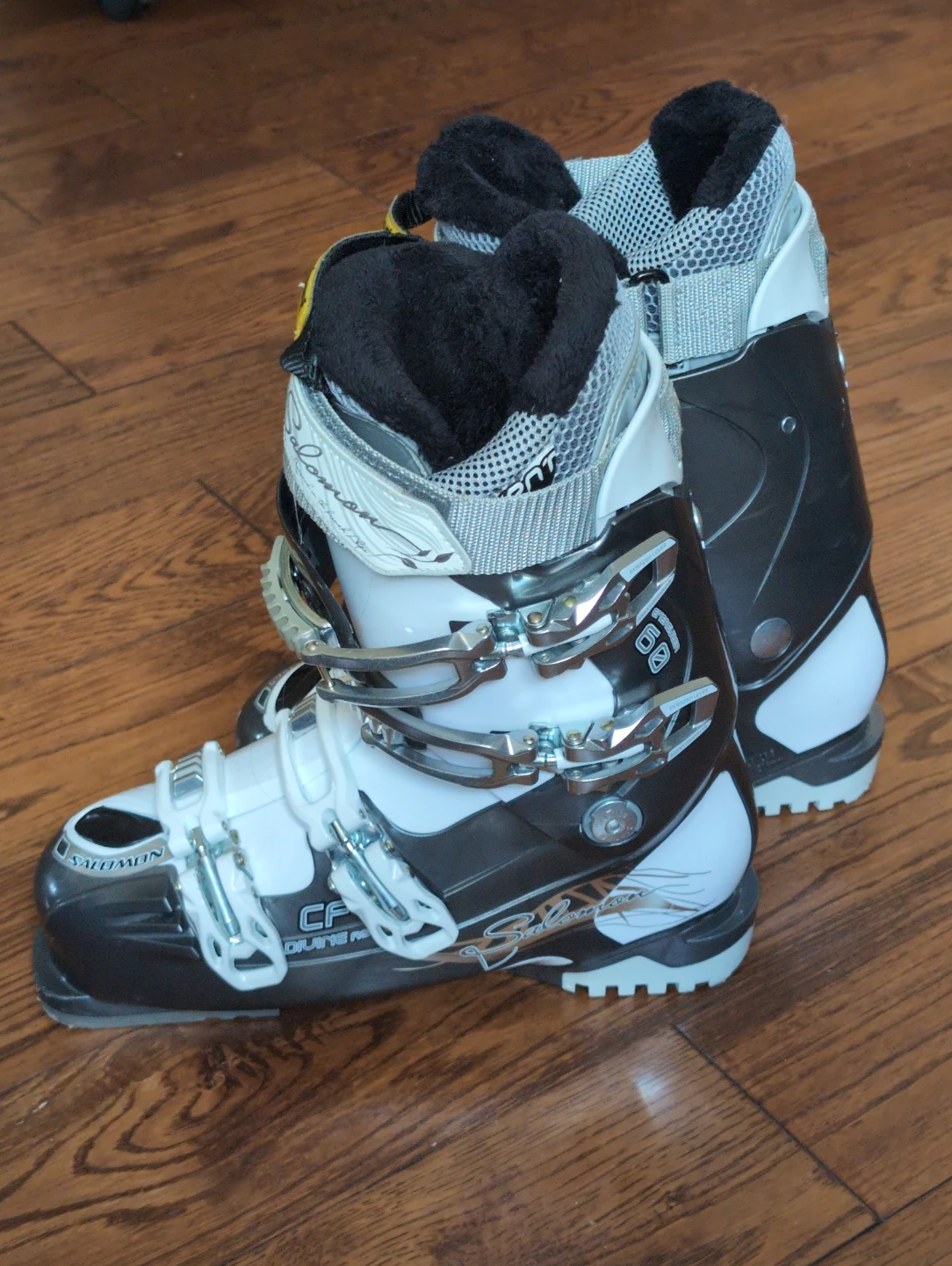 Salomon Ski Boots Size 26.5