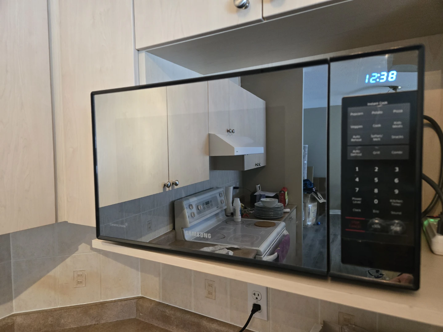 Samsung MG14J3020CM Microwave Oven
