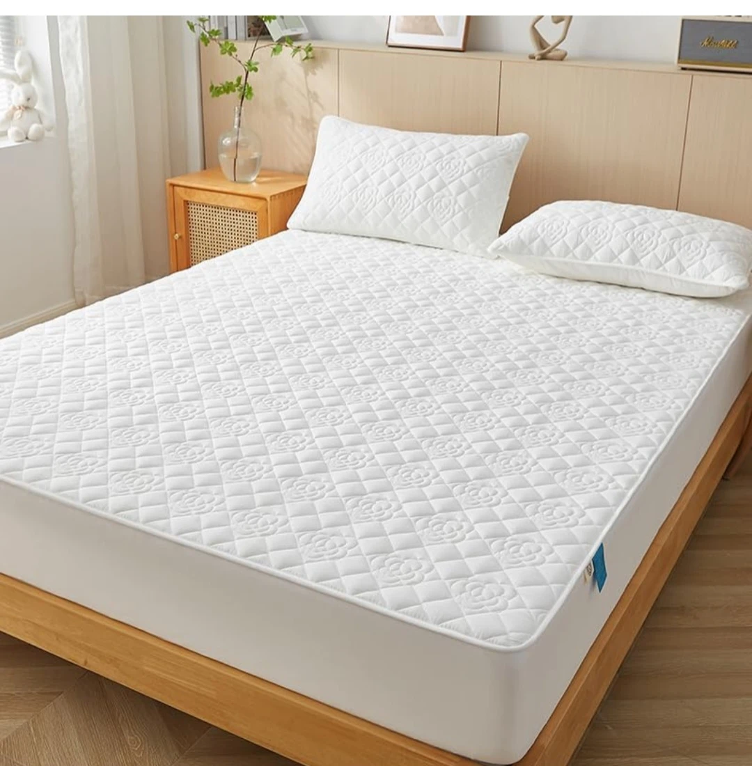 Quilted Fitted Mattress Protector - photo 2