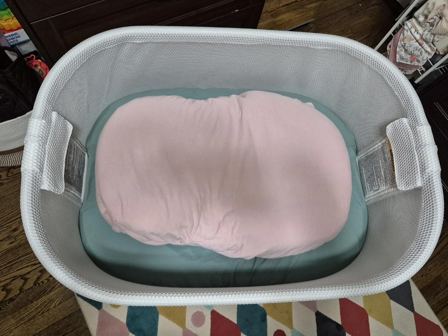 Graco SmartSense Bassinet – Auto Rocking – Great Condition - photo 5