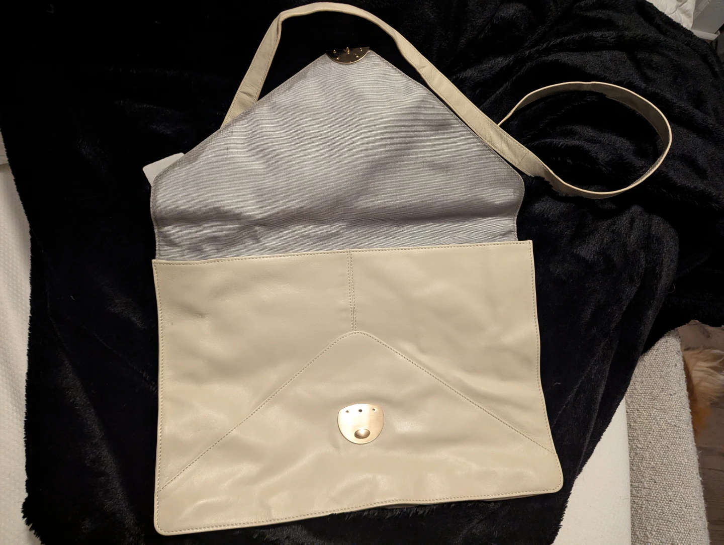 OBJECT by Danier Cream Leather Envelope Shoulder Bag - photo 3
