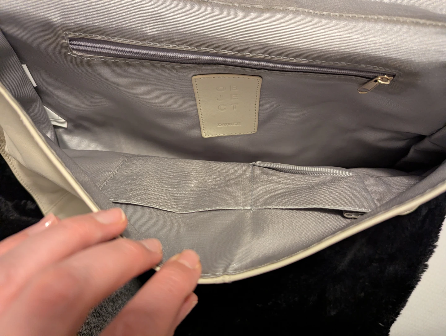 OBJECT by Danier Cream Leather Envelope Shoulder Bag - photo 4
