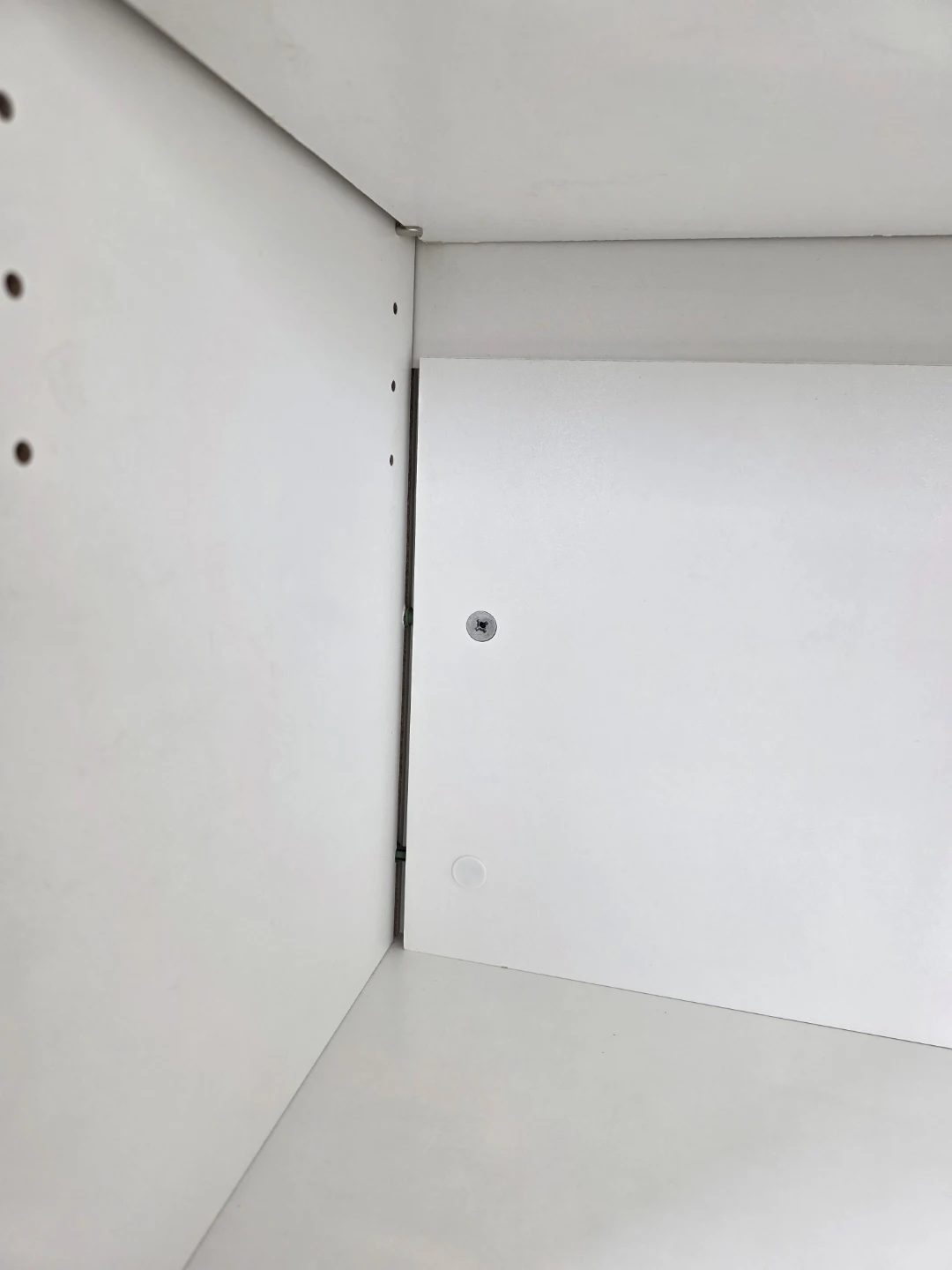 White 5-tier bookshelf for sale. - photo 2