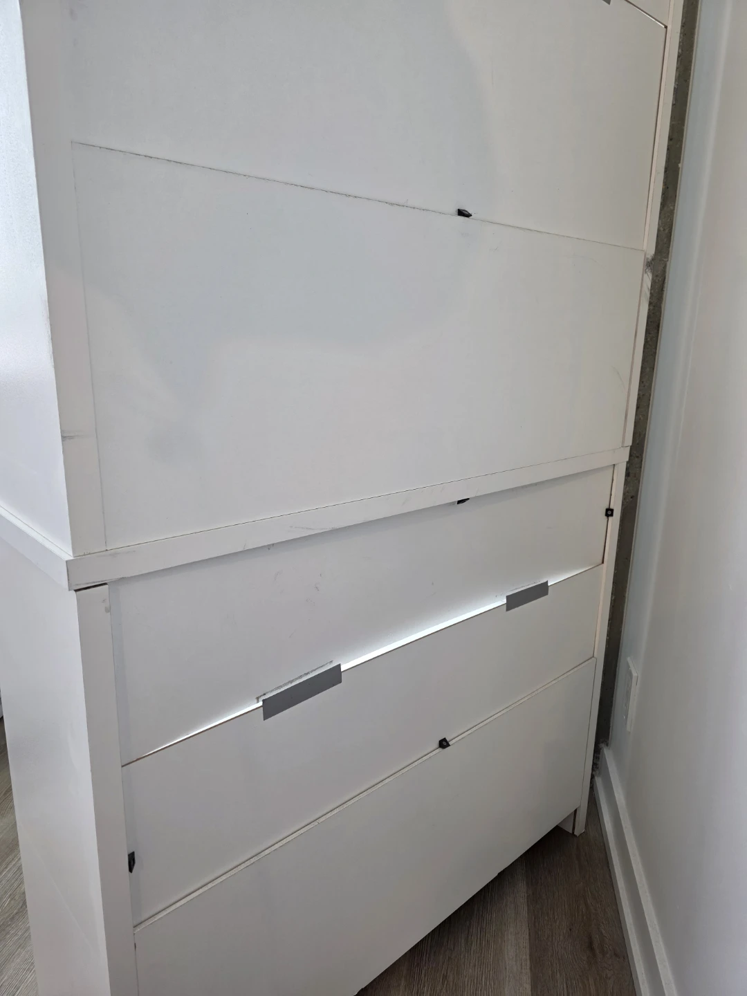 White 5-tier bookshelf for sale. - photo 3