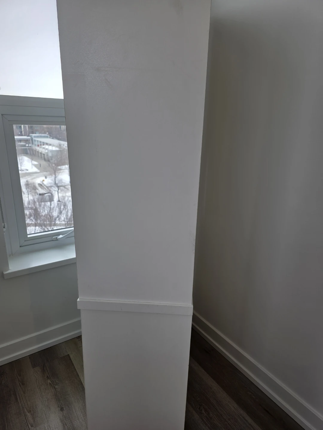 White 5-tier bookshelf for sale. - photo 4