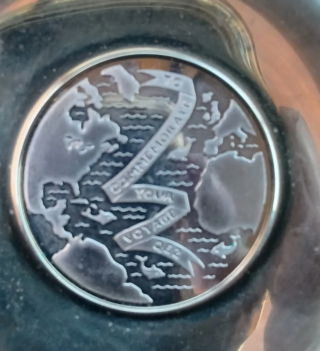 Queen Elizabeth 2 "The Greatest Ship in the World" ashtray - photo 3
