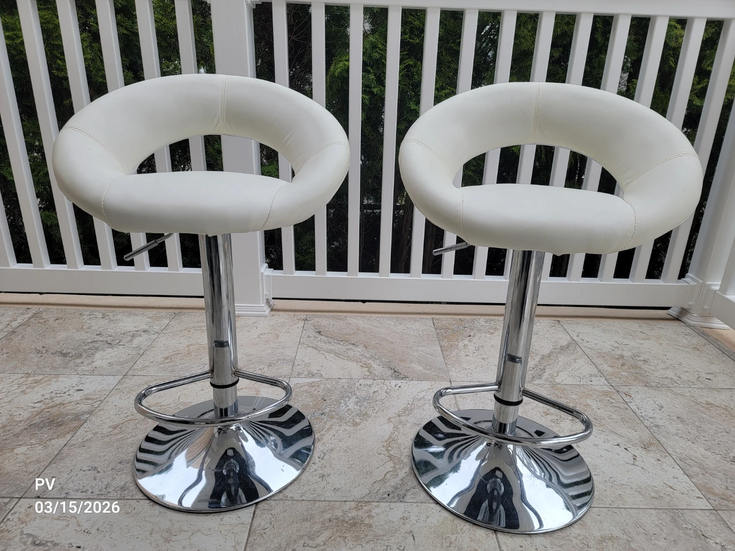 Moving  Sale  Modern  White  Bar  Stools.