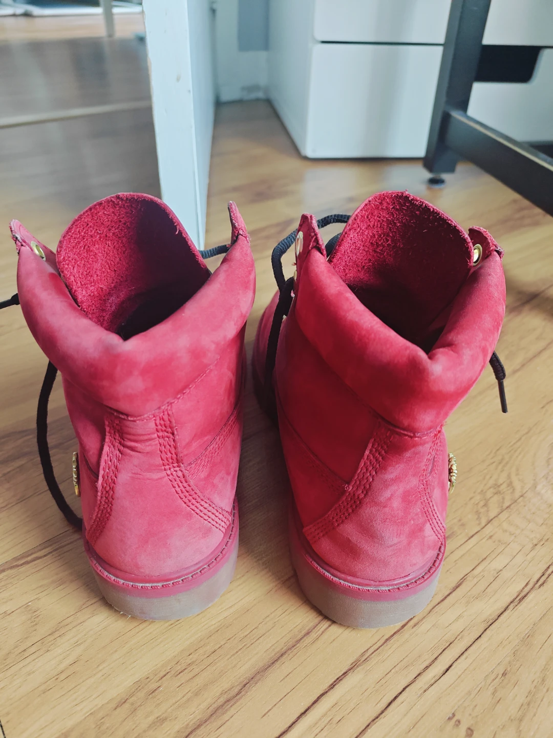 Ladies Timberland Red Suede Lace-Up Boots - photo 2