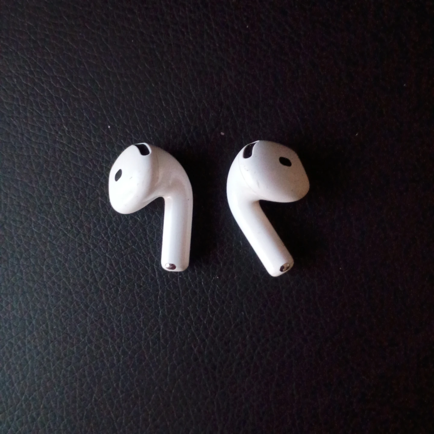 Apple AirPods NO ANC (Left & Right Earbuds)