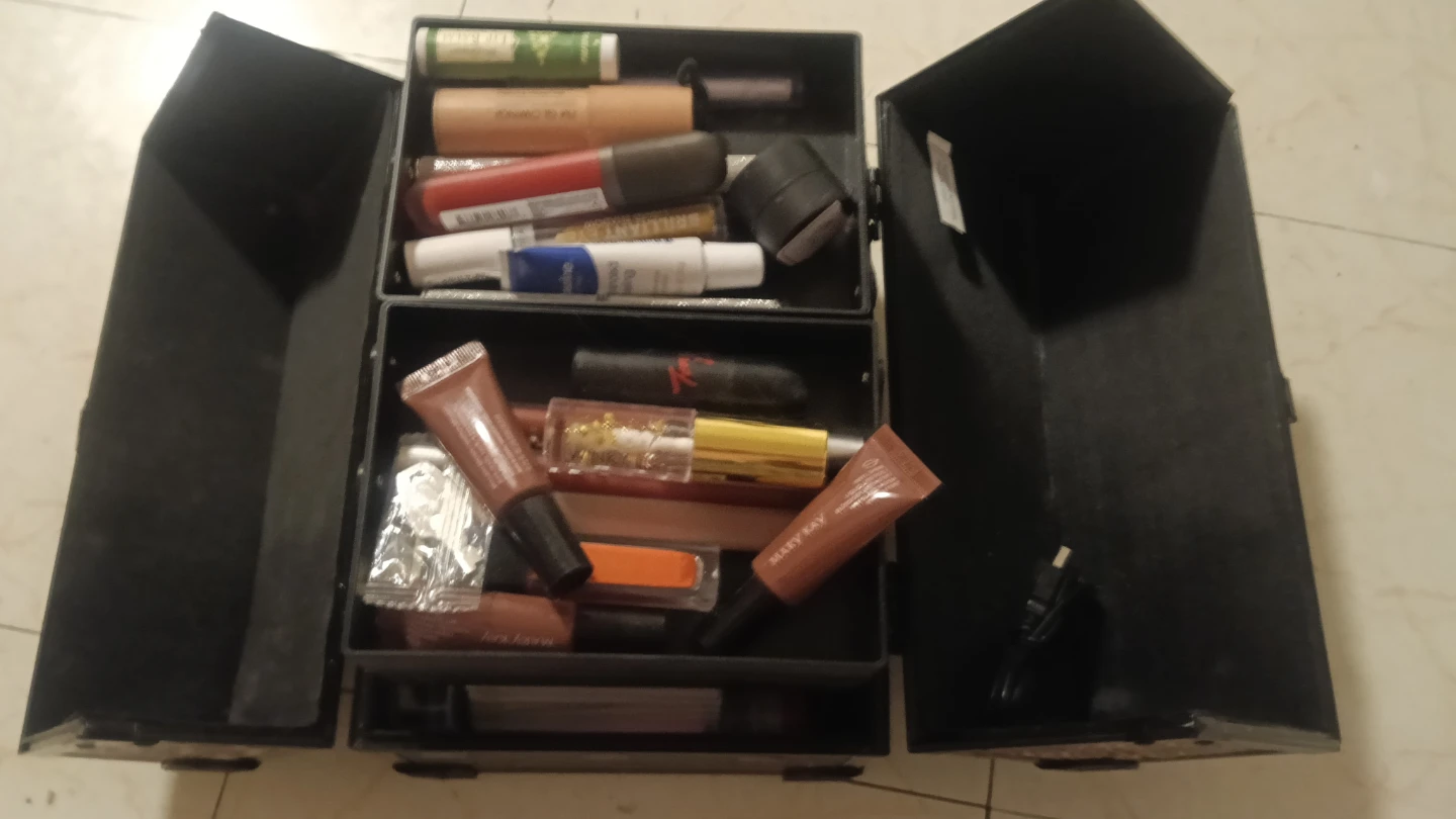 Makeup Train Case with Assorted Cosmetics - photo 3