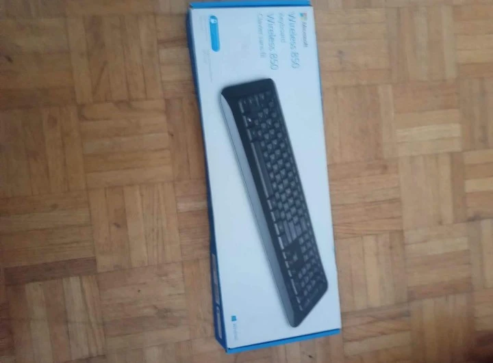 Microsoft Wireless 850 Keyboard