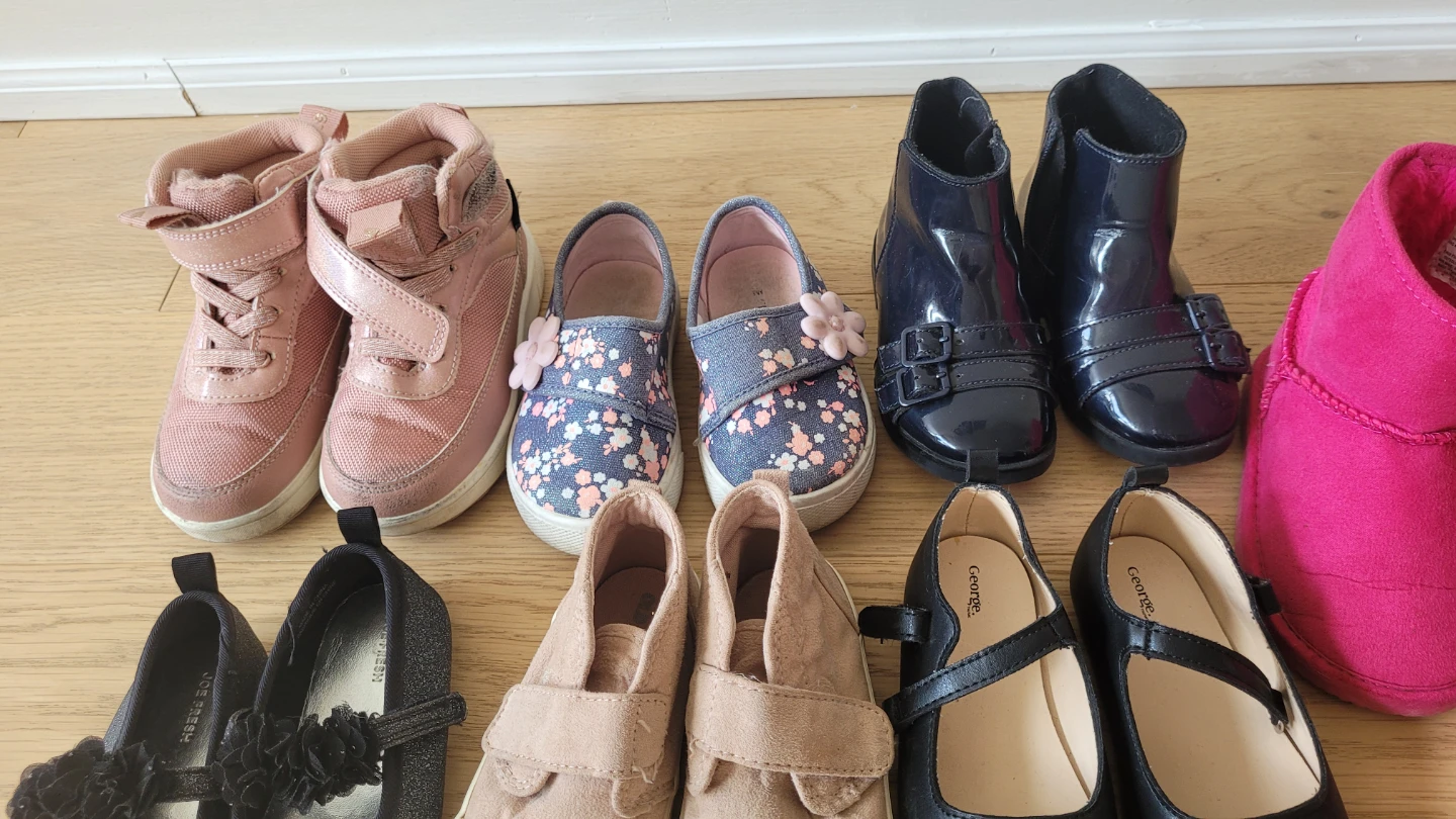 7 pairs girls shoes size 6-7 - photo 5