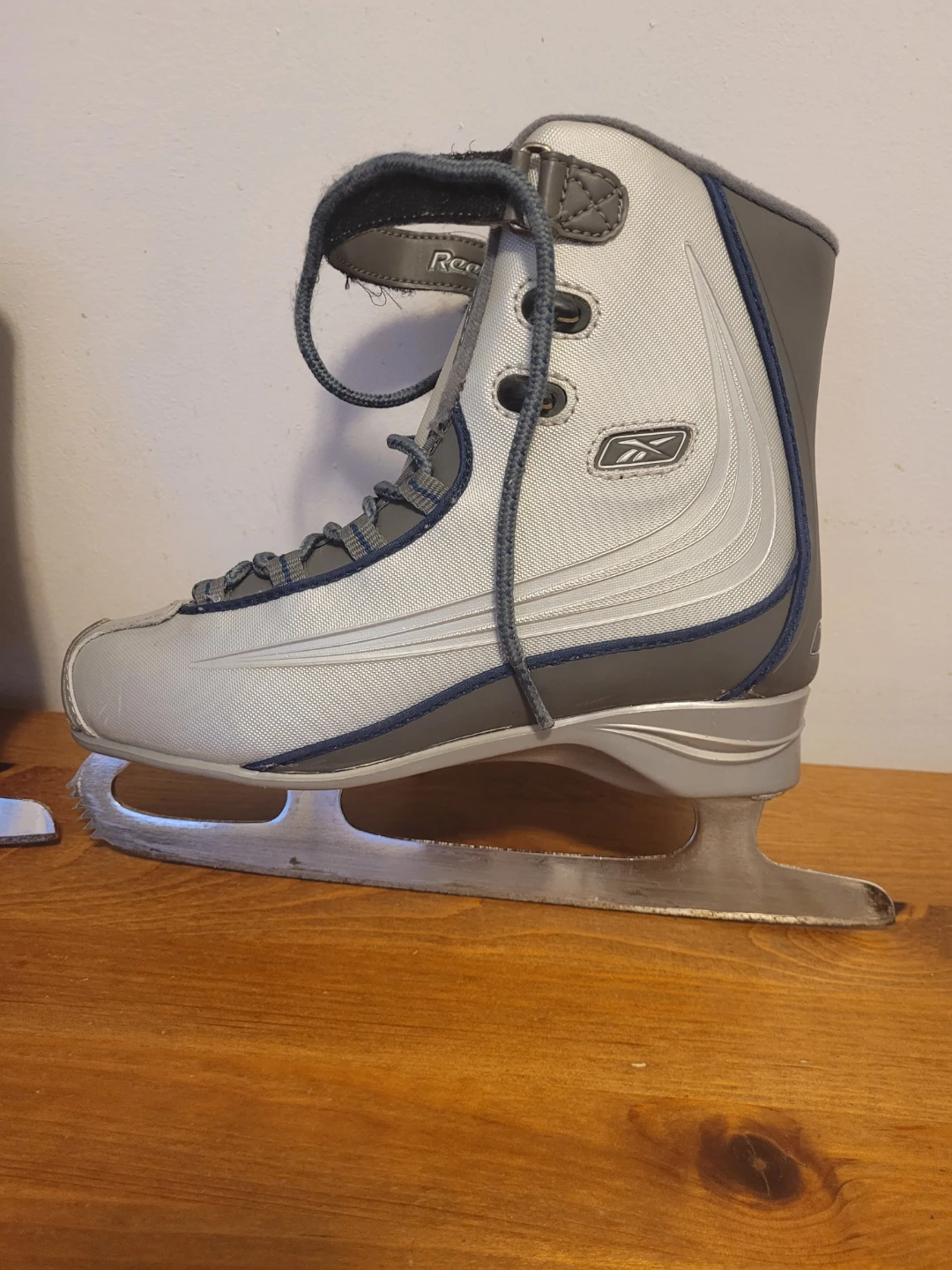 Size 6 womens Reebok Figure Skates - photo 2