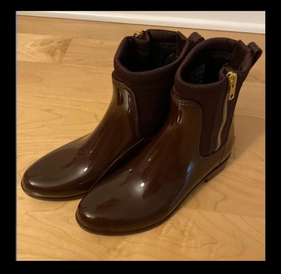 Women's Burgendy Chelsea Rain Boots size 8 - photo 2