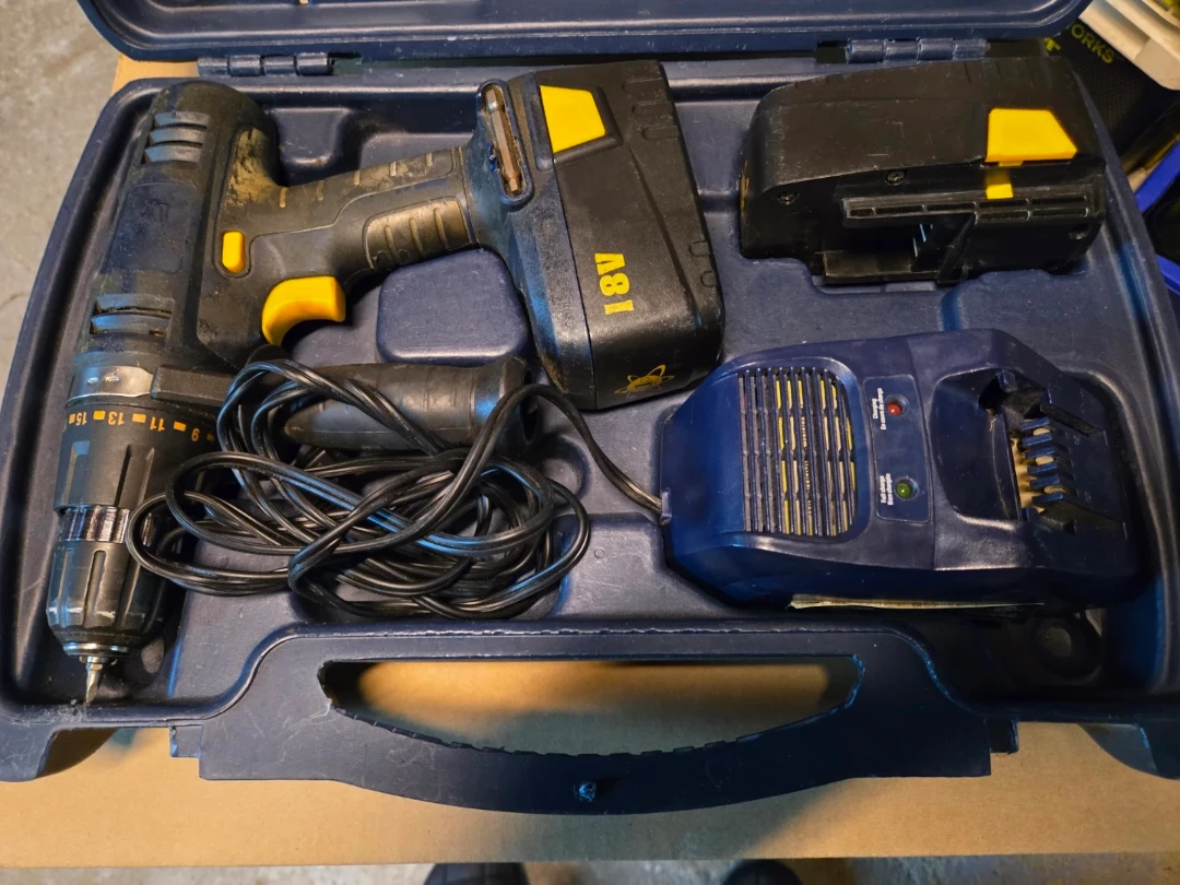 Mastercraft 2-speed Cordless Drill and 2 batteries. - photo 2