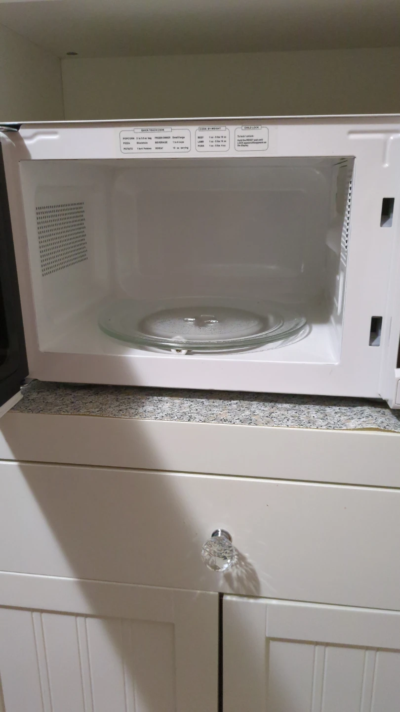 RCA Small Microwave Oven - photo 2