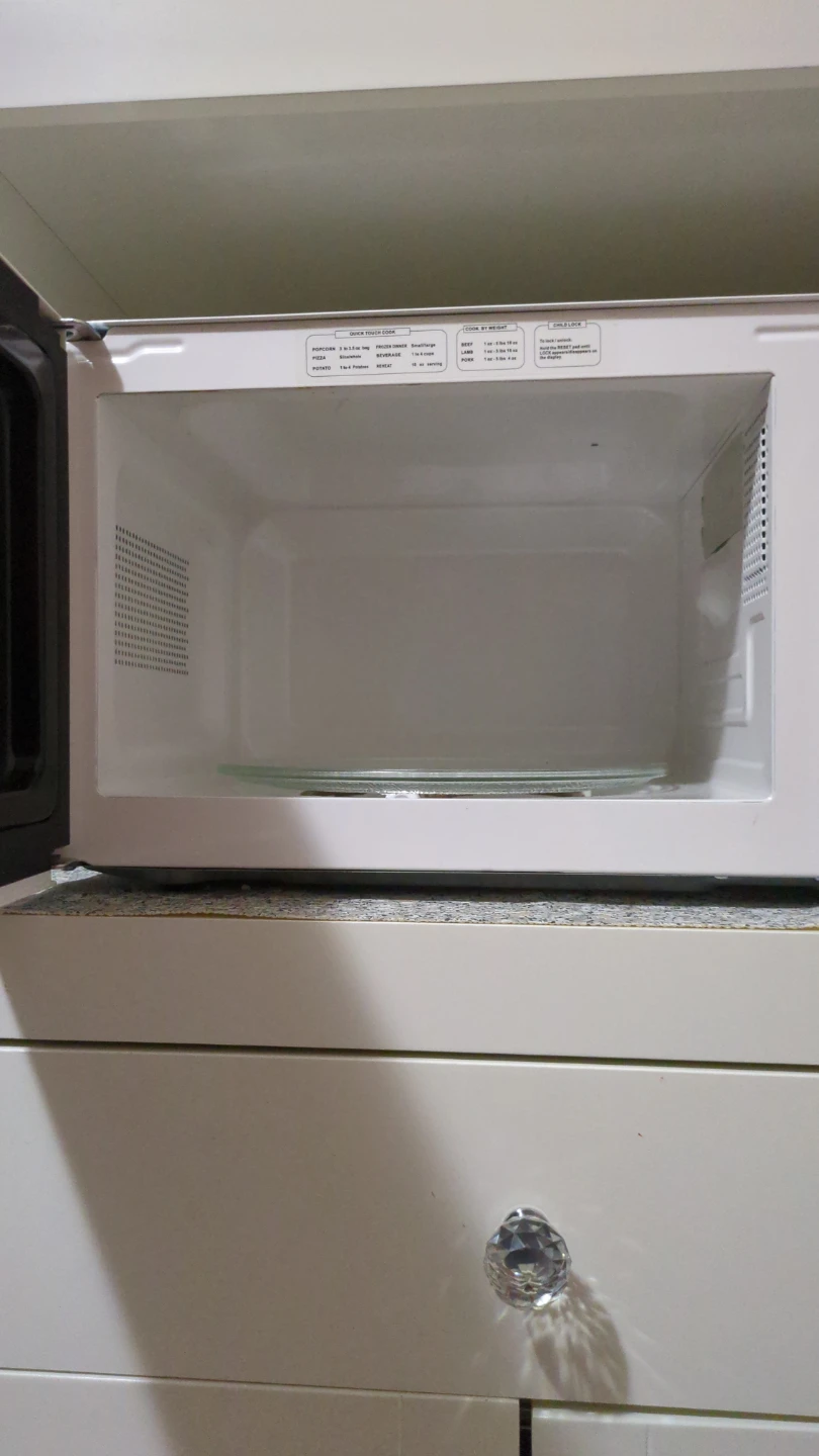 RCA Small Microwave Oven - photo 3