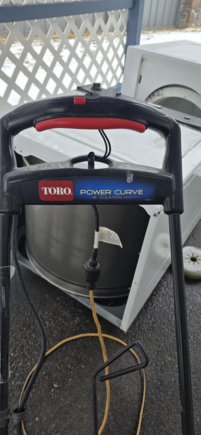 Toro Power Curve Electric Snow Blower - photo 2