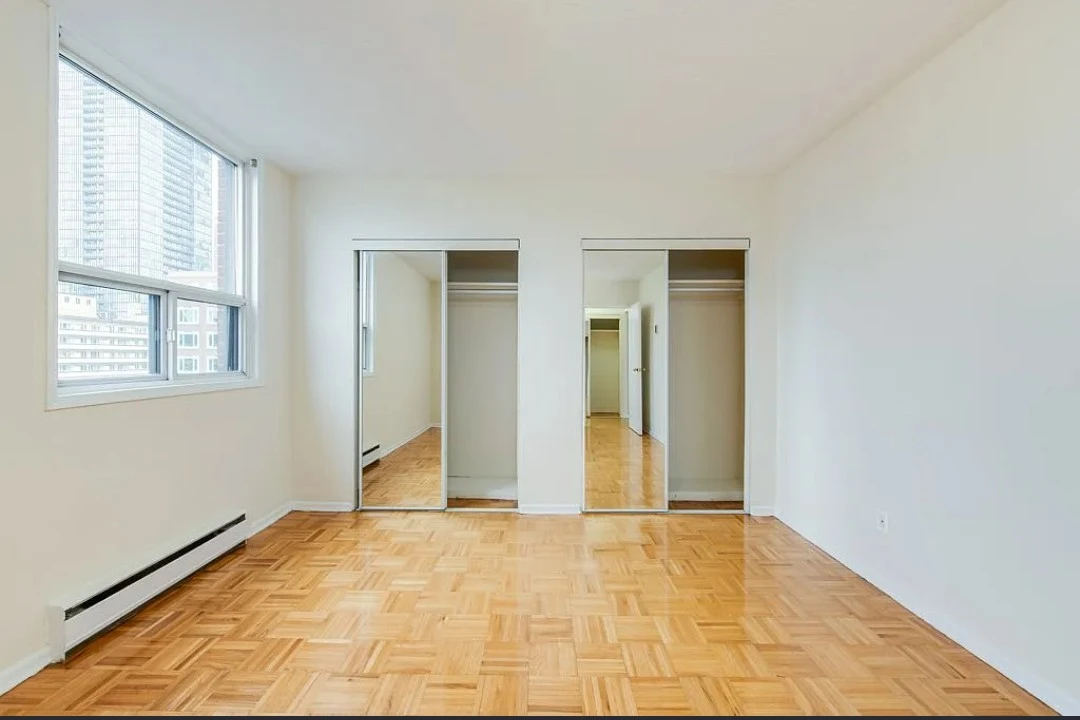 🏡 Private Bedroom for Rent | Downtown Toronto | April–August